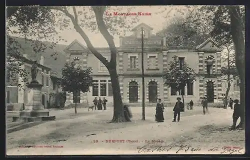 AK Durfort, La Mairie et la place du village avec passants