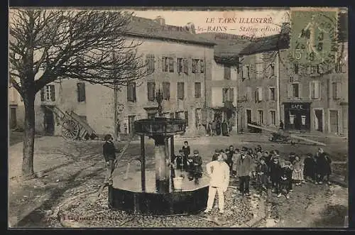 AK Lacaune-les-Bains, Place du Griffoul avec fontaine et habitants rassemblés