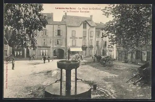 AK Lacaune-les-Bains, La Place du Griffoul et la Fontaine Romaine