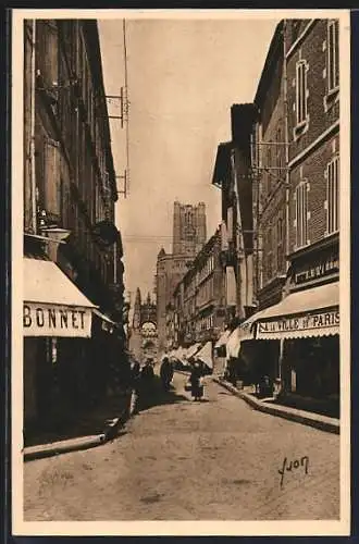 AK Albi, Rue Mairiés et la cathédrale