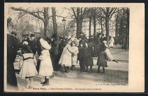 AK Paris, Aux Chamos-Elysées. Un rendez.vous d`enfants