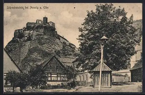 AK Aussig a. Elbe, Blick hoch zur Burg Schreckenstein