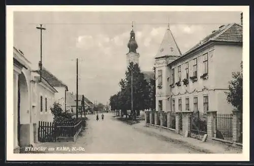 AK Etsdorf am Kamp, Strassenpartie mit Blick zur Kirche