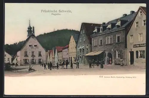 AK Pegnitz /Fränkische Schweiz, Platz mit Kirchturm und Geschäften