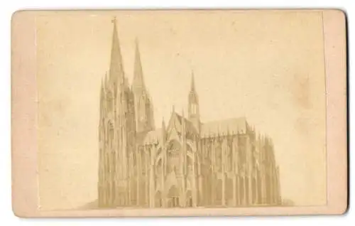 Fotografie unbekannter Fotograf, Ansicht Köln, Dom Gesamtansicht um 1870