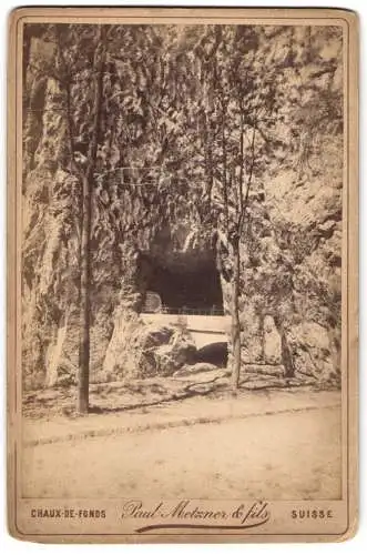 Fotografie Paul Metzner & fils, Chaux-de-Fonds, Ansicht Col des Roches, Brücke im Berg