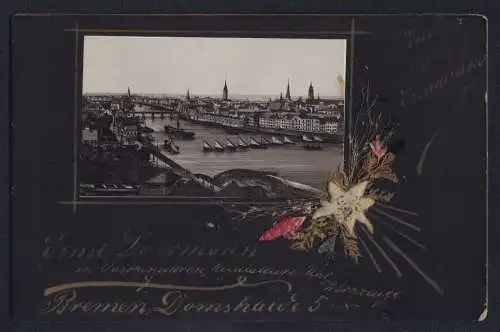 Fotografie unbekannter Fotograf, Ansicht Bremen, Panorama mit Weser, Trockenblume Edelweiss