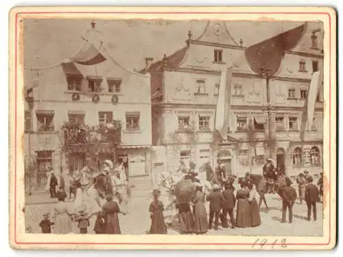 Fotografie unbekannter Fotograf, Ansicht Donauwörth, Hauptstrasse, Historischer Festumzug um 1912