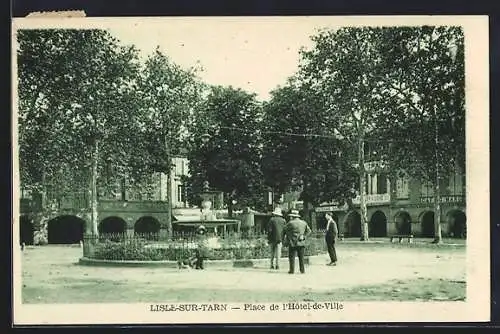 AK L`Isle-sur-Tarn, Place de l`Hotel-de-Ville