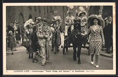 AK London, Costermonger Pearly Kings and Queens in Southwark