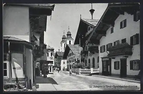 AK St. Johann in Tirol, Sperkbacherstrasse mit Apotheke