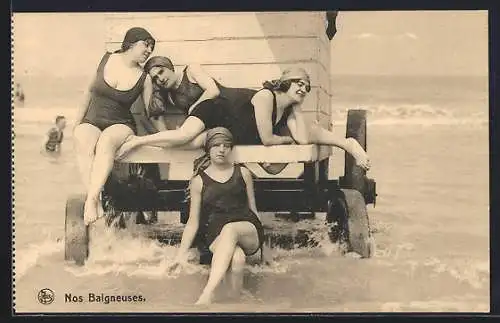 AK Onze Baadsters, Schöne Frauen in Bademode am Strandwagen