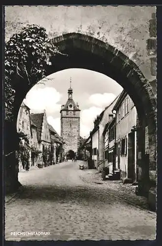 AK Prichsenstadt /Ufr., Blick durch einen Torbogen
