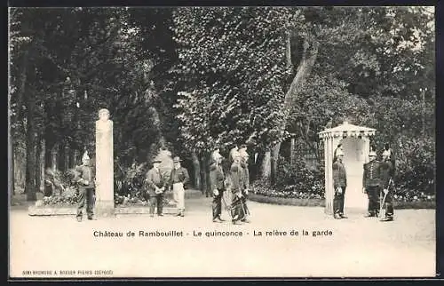 AK Rambouillet, Le quinconce, La relève de la garde