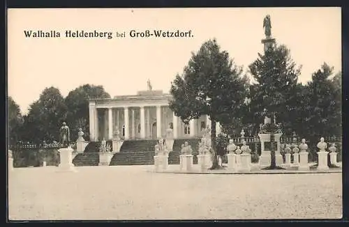 AK Heldenberg, Walhalla, Platz mit Statuen