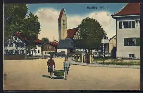 AK Gauting, Ortsansicht mit Kirche, Jungs mit Korb