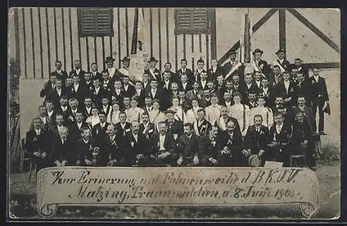 AK Traunwalchen, Fahnenweihe d. B. K. U. V. Matzing 1908, Gruppenbild