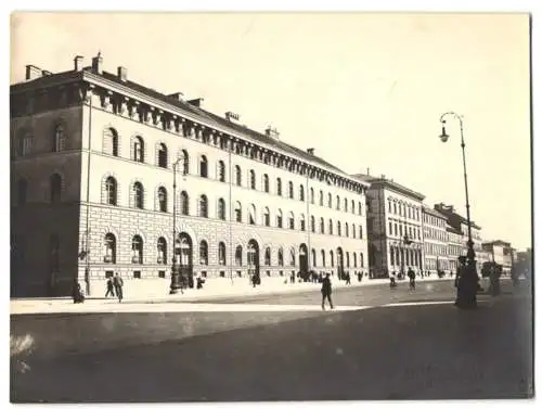 2 Fotografien Georg Pettendorfer, München, Ansicht München, Strassenpartie mit der Hof - und Staatsbibliothek