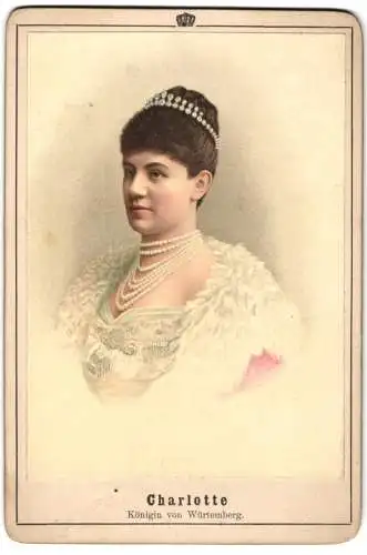 Fotografie Lithographie, Charlotte zu Schaumburg-Lippe, Königin von Württemberg mit Perlenkette