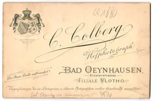 Fotografie C. Colberg, Bad Oeynhausen, Ansicht Bad Oeynhausen, Strasse vor einem Wohnhaus