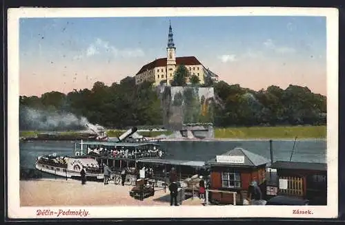 AK Tetschen-Bodenbach / Decin, Schloss & Landeplatz der Dampfschiffe mit Elbe-Dampfer