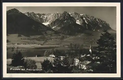 AK Walchsee, Teilansicht der Ortschaft mit Kaisergebirge