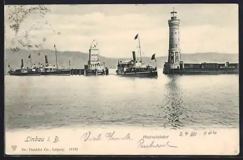 AK Lindau / Bodensee, Hafeneinfahrt mit einlaufendem Passagierdampfer, Leuchtturm