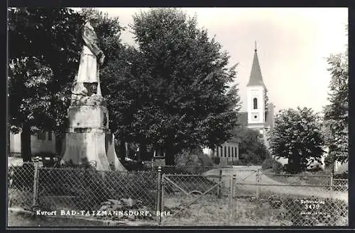 AK Bad Tatzmannsdorf /Bgld., Denkmal und Blick zur Kirche