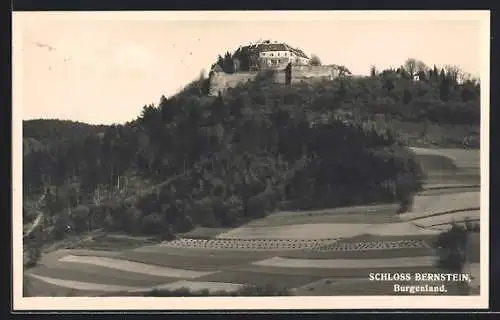 AK Bernstein /Burgenland, Blick hinauf zum Schloss