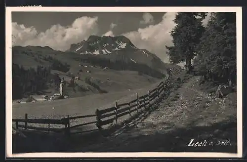 AK Lech a. Arlb., Ortsansicht gegen die Berge