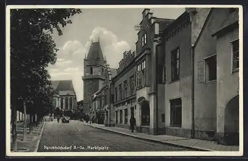 AK Perchtoldsdorf /N.-Oe., Marktplatz mit Geschäft und Kirche