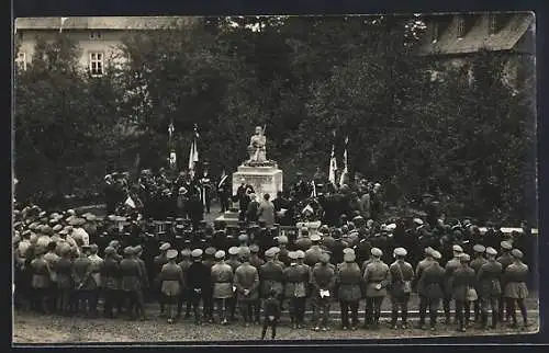 Foto-AK Klettbach, Einweihung des Kriegerdenkmals