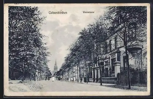 AK Gelsenkirchen, Weststrasse mit Blick zur Kirche