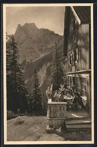 AK Otto-Mayer-Hütte, Balkon mit Köllespitze