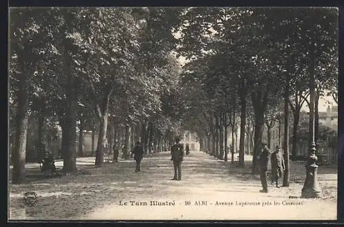 AK Albi, Avenue Lapérouse près les Casernes