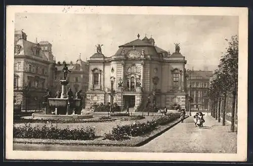 AK Aussig / Usti, Stadttheater und Brunnen