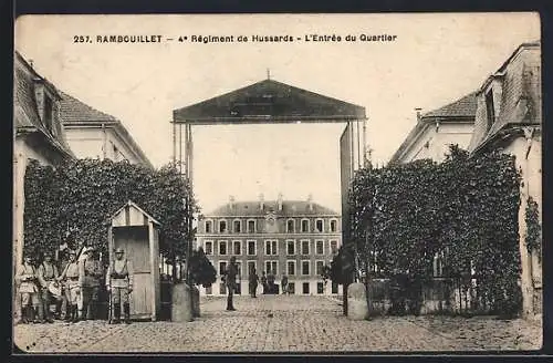 AK Rambouillet, 4e Regiment de Hussards, L`Entree du Quartier