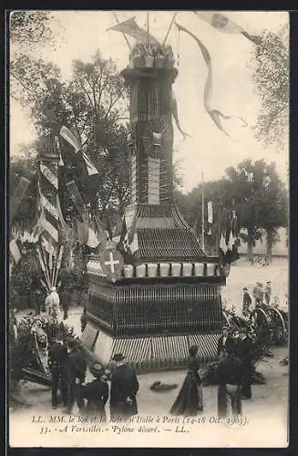 AK Versailles, Pylone décoré, Le Roi et la Reine d`Italie à Paris 1903