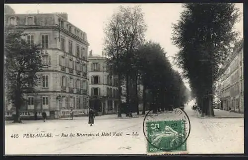 AK Versailles, Rue des Reservoirs et Hotel Vatel