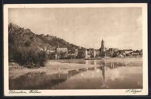 AK Dürnstein /Wachau, Uferpartie mit entfernter Stadt