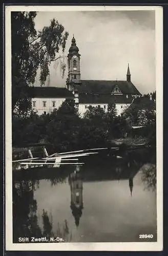 AK Zwettl /N.-Oe., Stift Zwettl über den Fluss gesehen