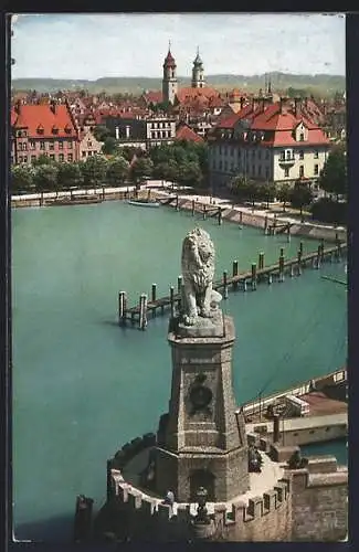 AK Lindau / Bodensee, Blick auf die Hafeneinfahrt mit Lindauer Löwe