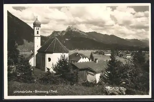 AK Pinswang in Tirol, Ulrichsbrücke, Kirche mit Bergen