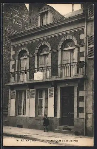 AK Alencon, Maison natale de Soeur Thérèse, un enfant devant la maison