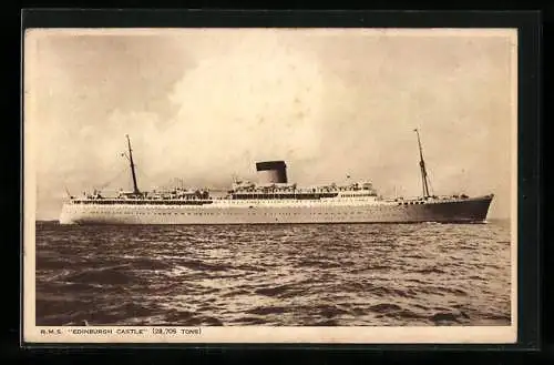 AK Passagierschiff RMS Edinburgh Castle auf hoher See, Union-Castle Liner