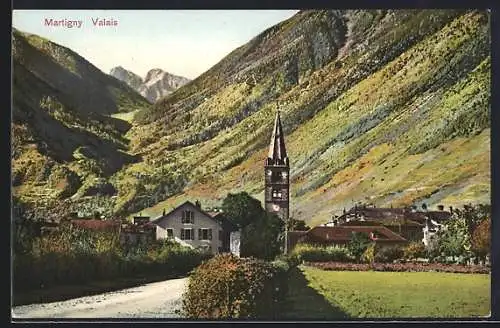 AK Martigny, vue partielle avec l`Eglise et la vallée dans le fond