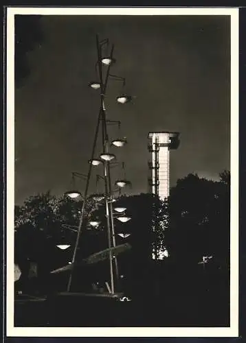 AK Hamburg, Gartenbau-Ausstellung 1953 - Eternit Baum und Philips-Turm im Abendlicht