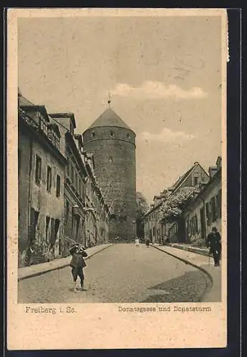 AK Freiberg i. Sa., Strassenblick in die Donatsgasse und Donatsturm