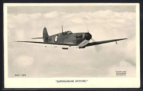 AK Airplane Supermarine Spitfire in flight