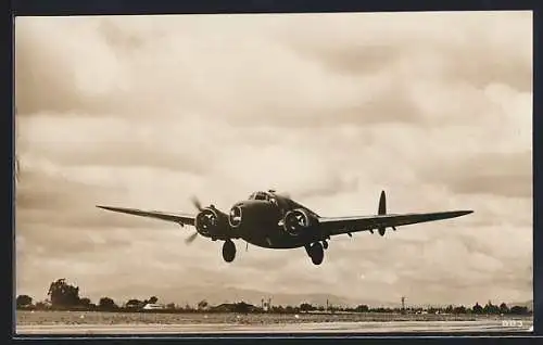 AK Lockheed Hudson während der Landung